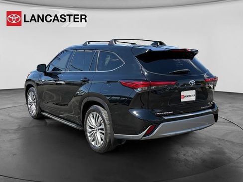 Used 2022 Toyota Highlander Platinum AWD/4WD image 5