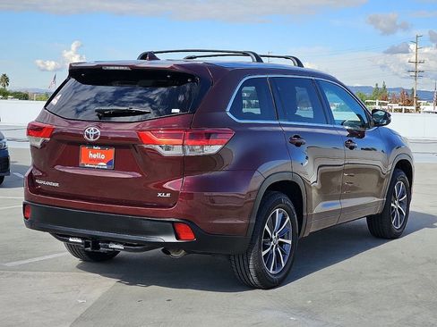 Used 2018 Toyota Highlander XLE image 17