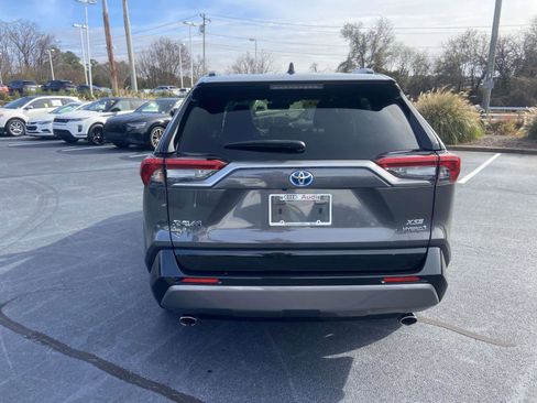 Used 2021 Toyota RAV4 XSE image 8