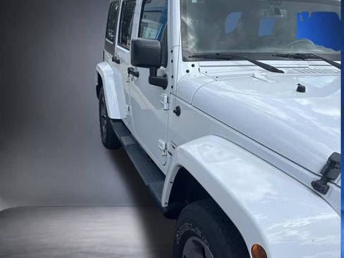 Used 2017 Jeep Wrangler Unlimited Sahara w/ Dual Top Group AWD/4WD image 6