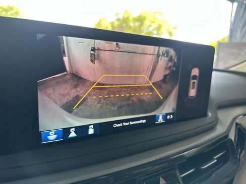 Used 2025 Acura MDX w/ Technology Package FWD image 19