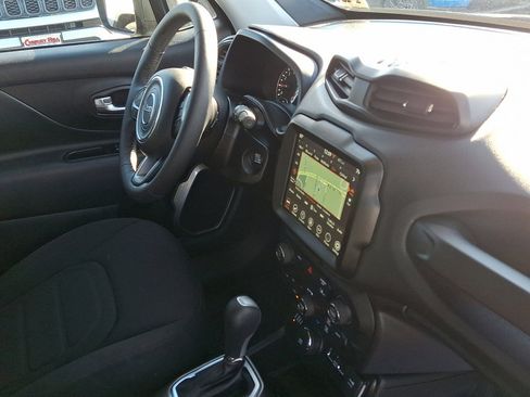 Used 2022 Jeep Renegade Latitude w/ Convenience Group image 12