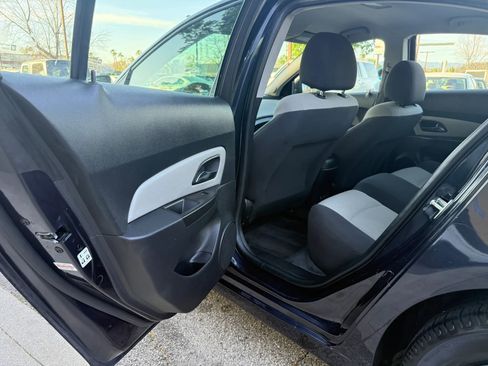 Used 2016 Chevrolet Cruze LS image 15