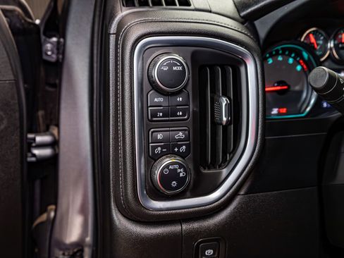 Used 2022 Chevrolet Silverado 1500 RST AWD/4WD image 16