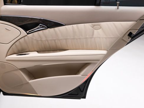 Used 2006 Mercedes-Benz E 350 Sedan image 58