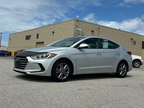 Used 2017 Hyundai Elantra SE FWD image 4