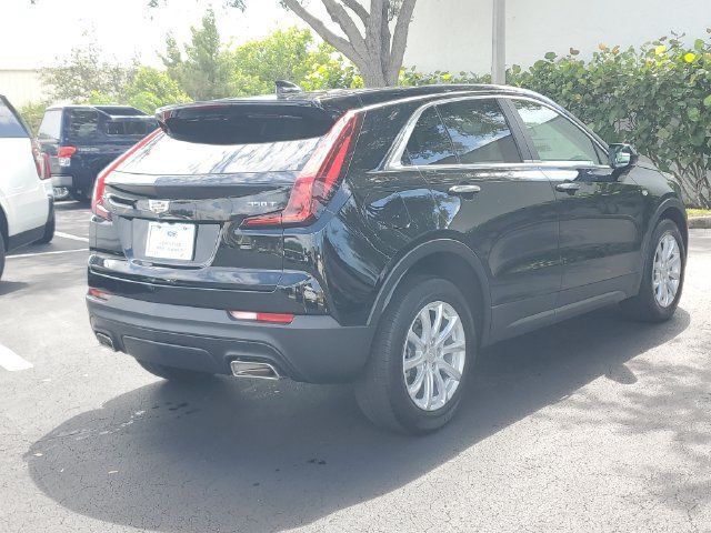 Certified 2023 Cadillac XT4 Luxury FWD image 5