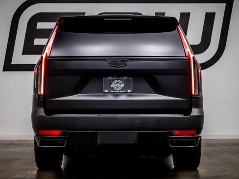 Used 2023 Cadillac Escalade Sport Platinum AWD/4WD image 11