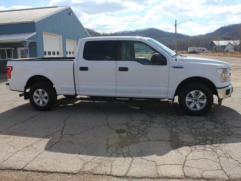 Used 2017 Ford F150 XLT w/ Trailer Tow Package image 5