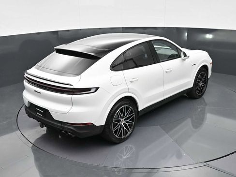 New 2025 Porsche Cayenne E-Hybrid image 41