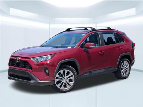 Used 2021 Toyota RAV4 XLE Premium FWD image 1