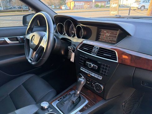 Used 2013 Mercedes-Benz C 250 Sedan image 16