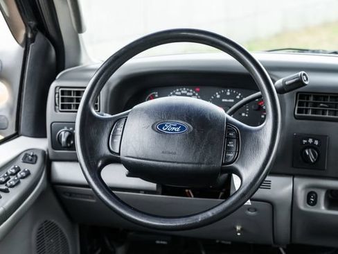 Used 2003 Ford F250 XL AWD/4WD image 10