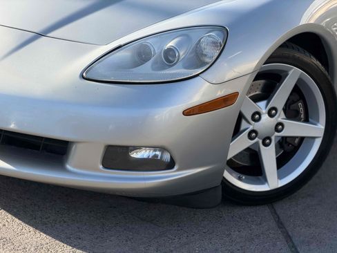 Used 2007 Chevrolet Corvette Coupe w/ Preferred Equipment Group RWD image 12