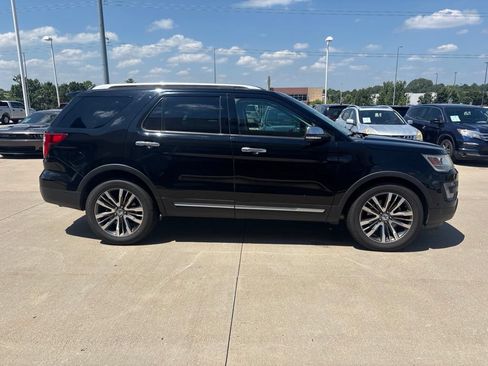 Used 2016 Ford Explorer Platinum AWD/4WD image 4