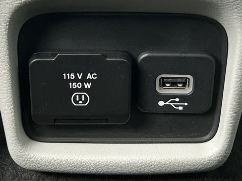 Used 2018 Jeep Compass Latitude w/ Popular Equipment Group image 37