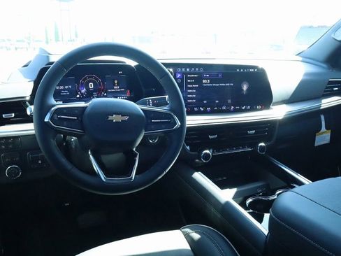 New 2026 Chevrolet Suburban Premier RWD image 2