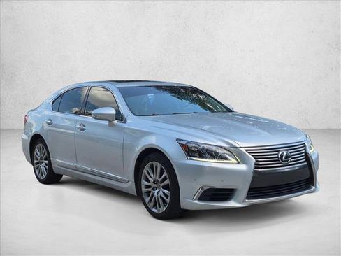 Used 2015 Lexus LS 460 w/ Comfort Package RWD image 3