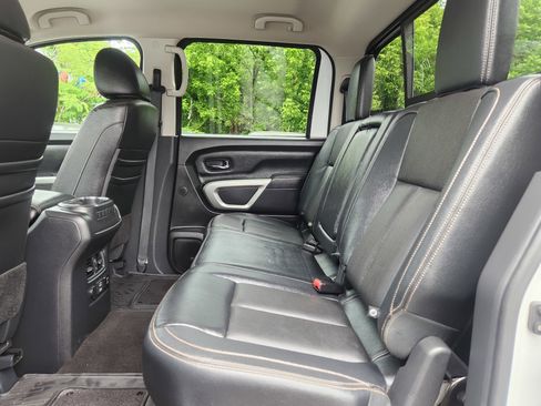 Used 2019 Nissan Titan SL w/ Chrome Package AWD/4WD image 13