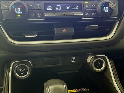 Certified 2024 Toyota Grand Highlander XLE FWD image 23