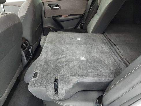 Used 2023 Nissan Rogue SV image 33