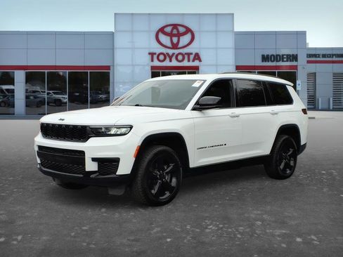 Used 2024 Jeep Grand Cherokee L Altitude AWD/4WD image 1