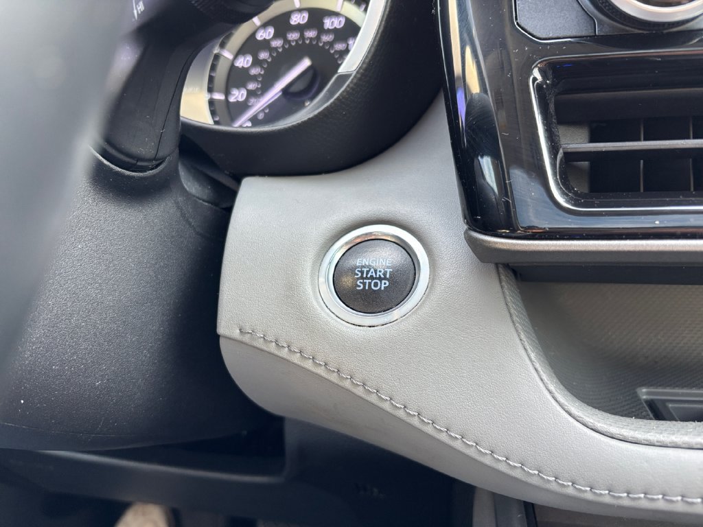 Used 2021 Toyota Highlander XLE FWD image 59