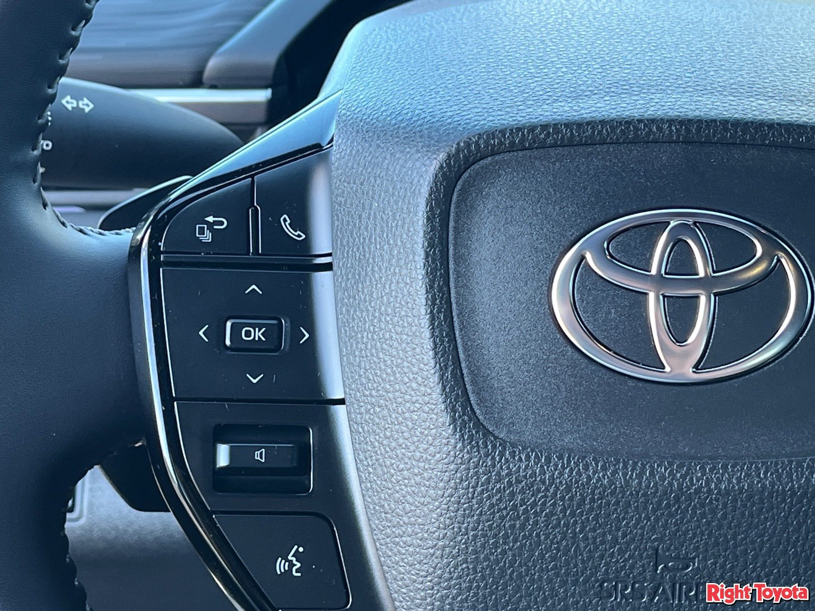 Certified 2026 Toyota C-HR AWD/4WD image 23
