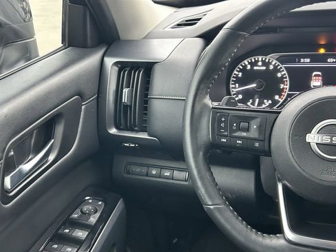 Certified 2023 Nissan Pathfinder SL image 13