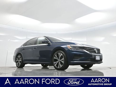 Used 2022 Volkswagen Passat 2.0T SE FWD image 3