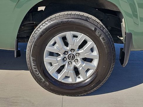 Used 2024 Nissan Frontier SV image 35