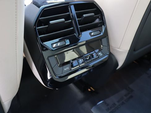 Used 2025 BMW iX xDrive50 image 21