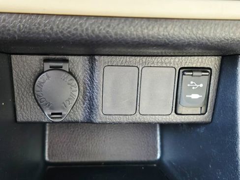 Used 2017 Toyota Corolla LE image 26