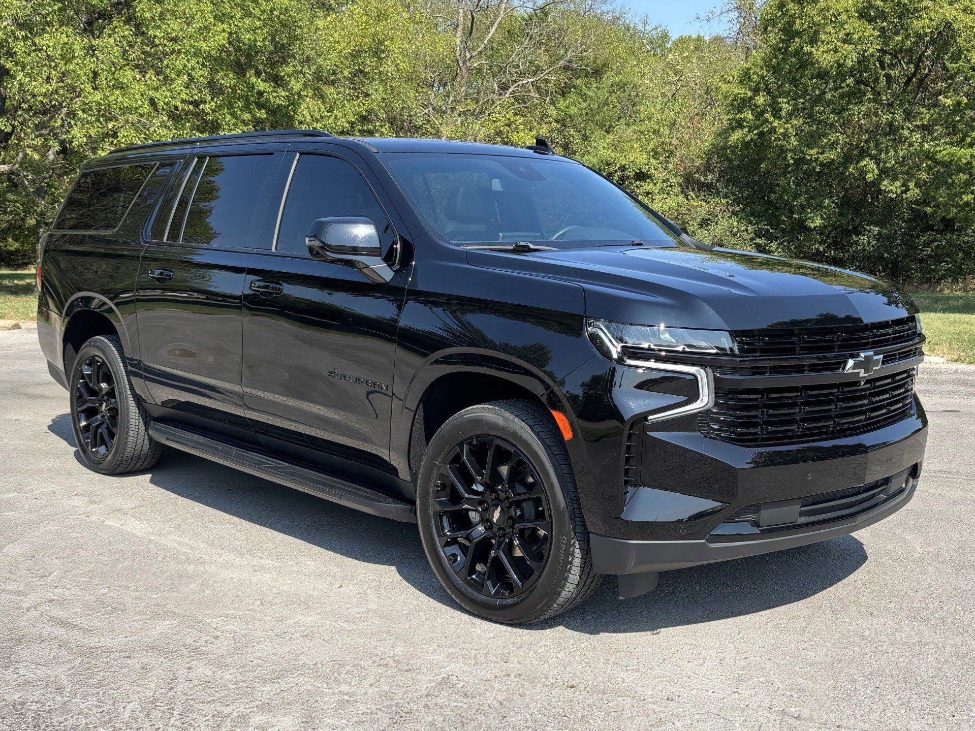 Used 2023 Chevrolet Suburban RST w/ Sport Performance Package AWD/4WD image 1