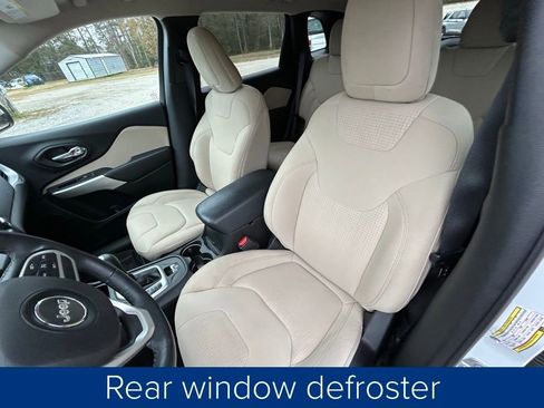 Used 2017 Jeep Cherokee Latitude w/ Safety/Convenience Group image 29