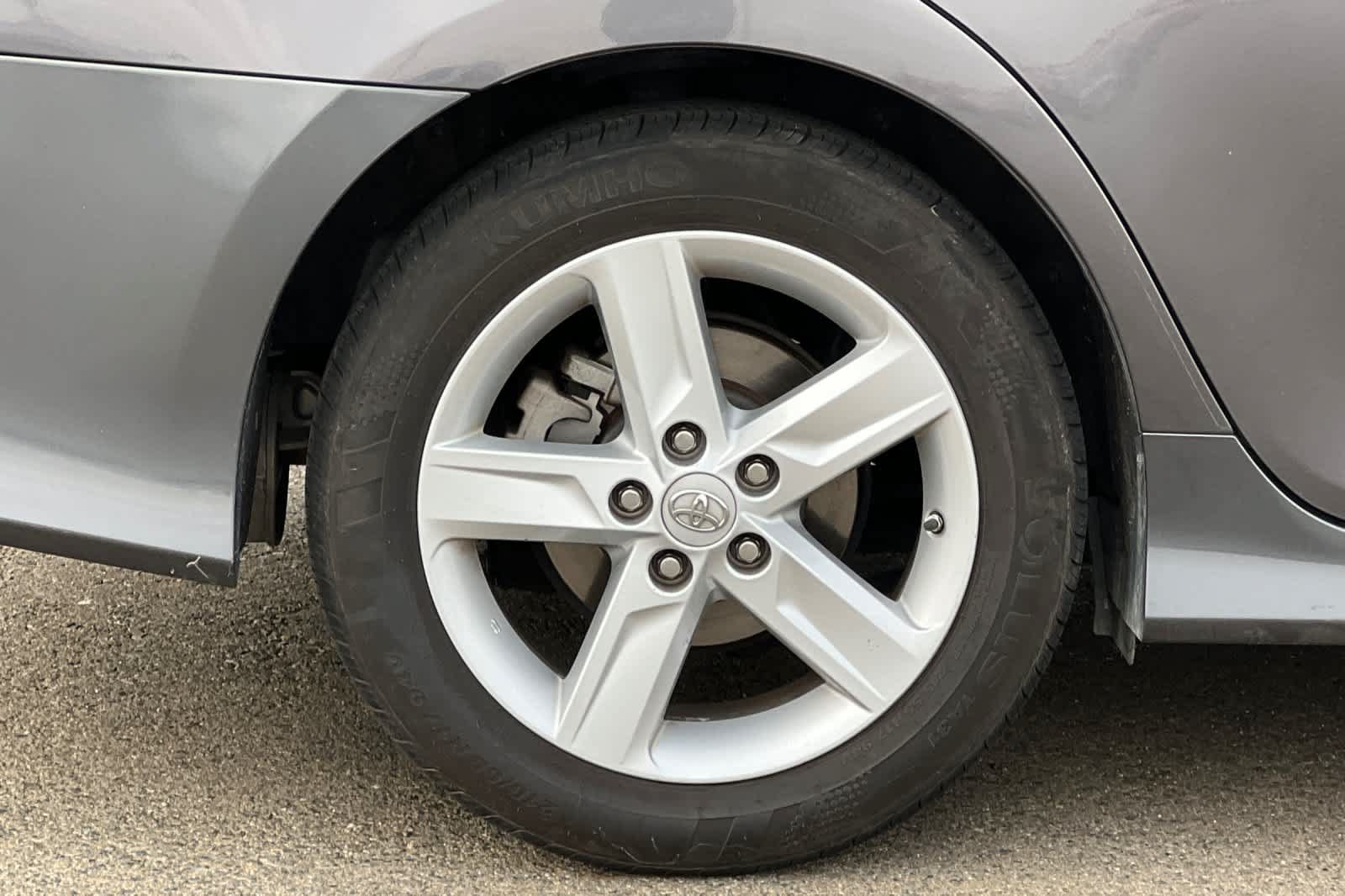 Used 2014 Toyota Camry SE FWD image 20