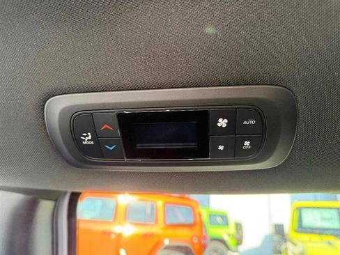 New 2026 Chrysler Pacifica Select w/ S Appearance Package image 11