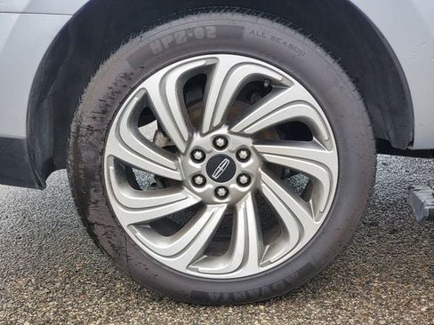 Used 2023 Lincoln Navigator Reserve AWD/4WD image 5