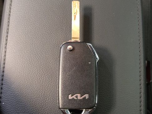 Used 2022 Kia Soul LX w/ Technology Package image 32