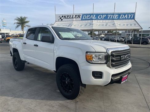 Used 2017 GMC Canyon 2WD Crew Cab w/ Convenience Package image 2