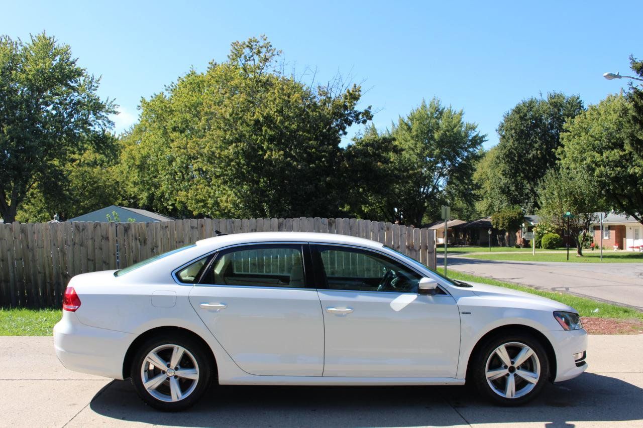 Used 2015 Volkswagen Passat 1.8T Limited Edition FWD image 11