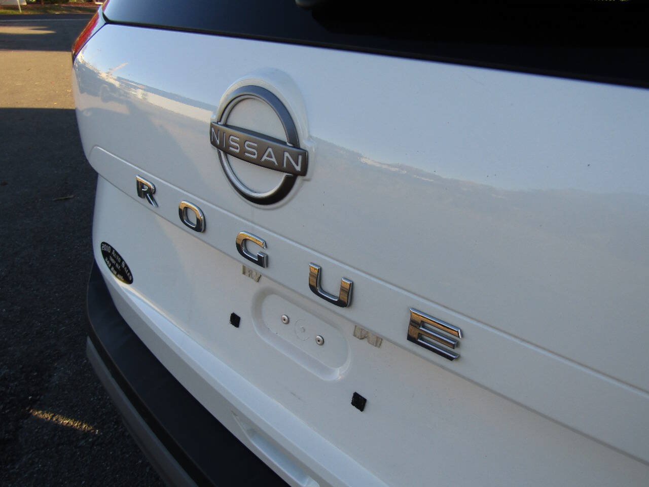 Used 2023 Nissan Rogue S AWD/4WD image 25
