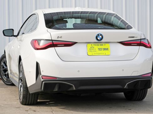 Used 2023 BMW i4 eDrive40 w/ Premium Package image 6