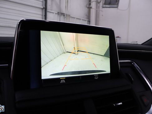 Used 2024 Chevrolet Suburban LT image 21