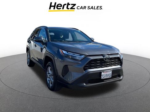 Used 2025 Toyota RAV4 XLE image 1