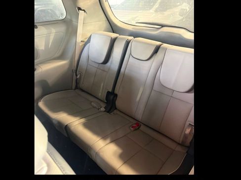 Used 2018 Kia Sedona EX FWD image 11