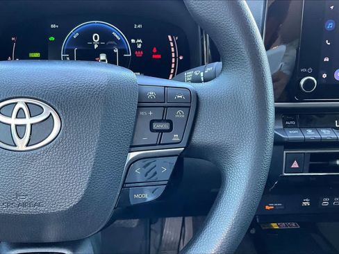 Used 2025 Toyota Camry LE w/ Convenience Package FWD image 24