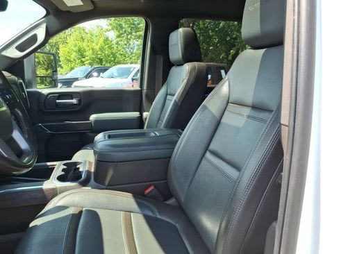 Used 2022 GMC Sierra 3500 Denali w/ Denali Ultimate Package AWD/4WD image 18