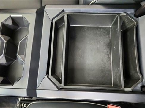 Used 2024 Tesla Cybertruck AWD Crew Cab image 46