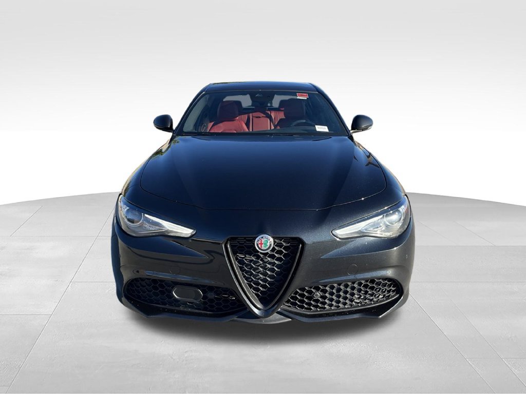 Used 2023 Alfa Romeo Giulia Veloce RWD image 4